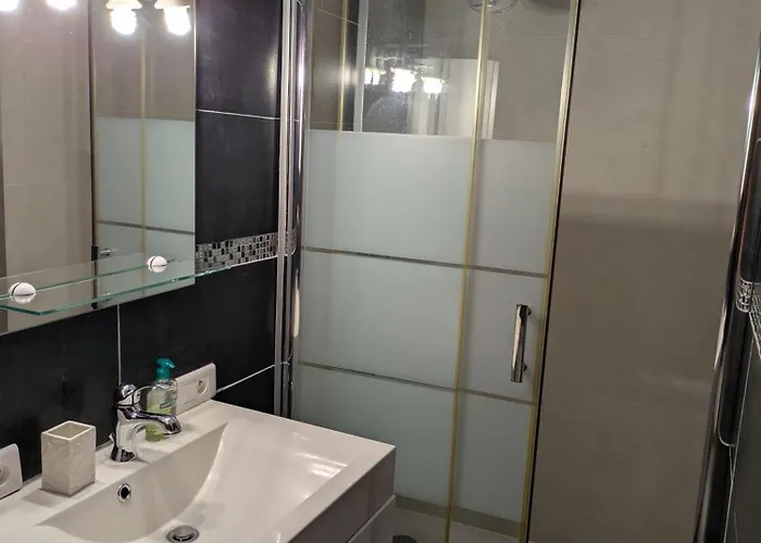 2 Pieces Piscine Prive *